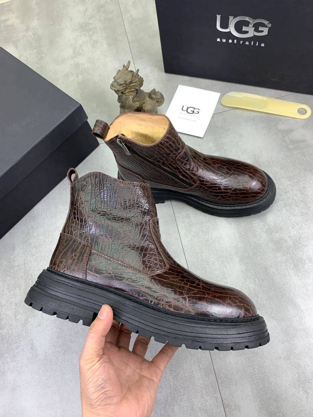 Men's men's shoes 💰P660 New arrival 🆕🆕🆕 IUGGI Men's British retro Martin boots Winter new men's outdoor hiking boots First layer of cowhide on the outside and wool on the inside Comfortable and warm Rubber sole sole Non-slip and firm Trendy and fashionable Casual and versatile Size: 38-44 (45 customized) Color: three colors
